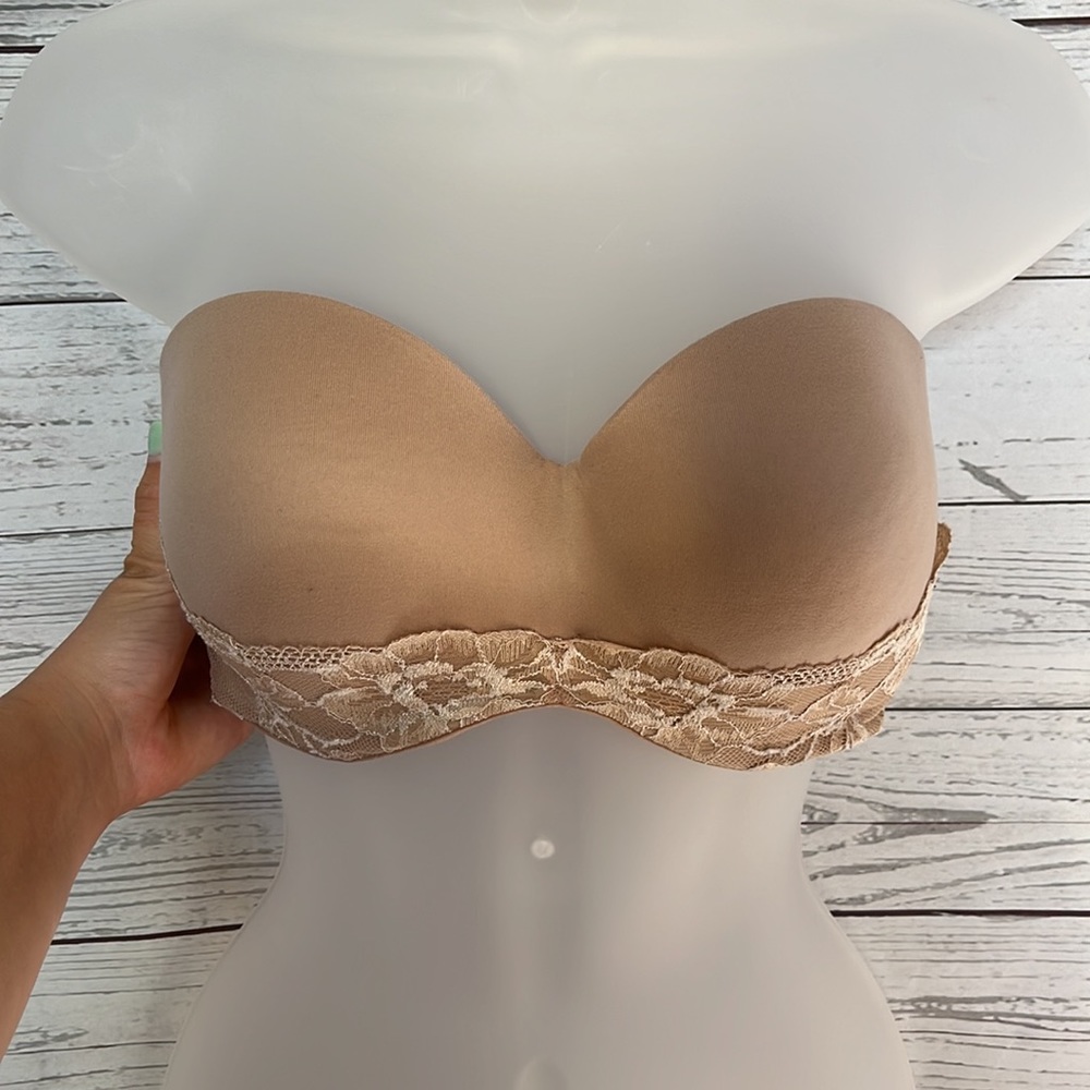 Victoria’s Secret Body by Victoria Lined Strapless Nude Lace Detail Size 34DD